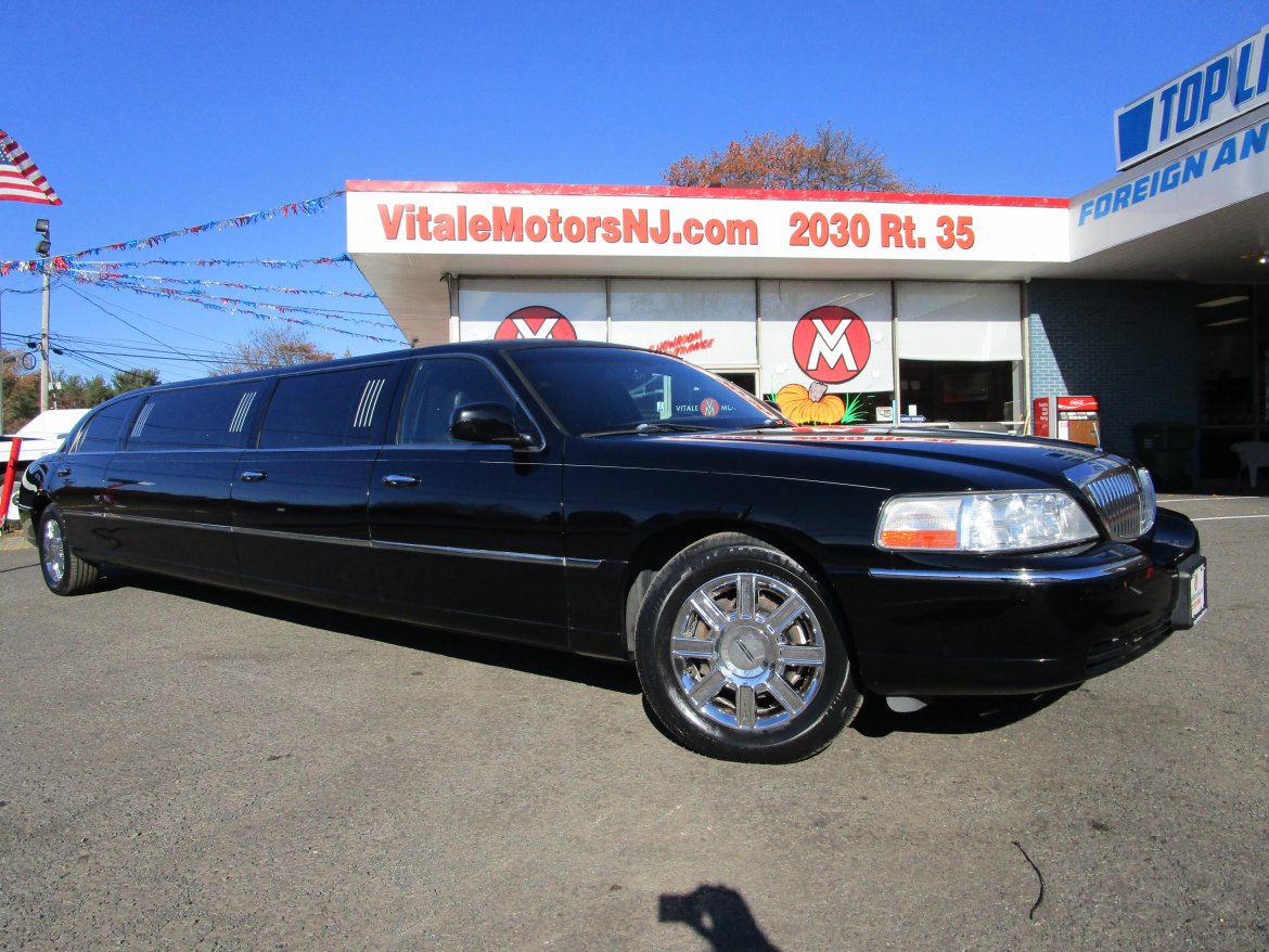 Limousine for sale: 2008 Lincoln TOWN CAR SIGNATURE 120&quot; by EXECUTIVE COACH