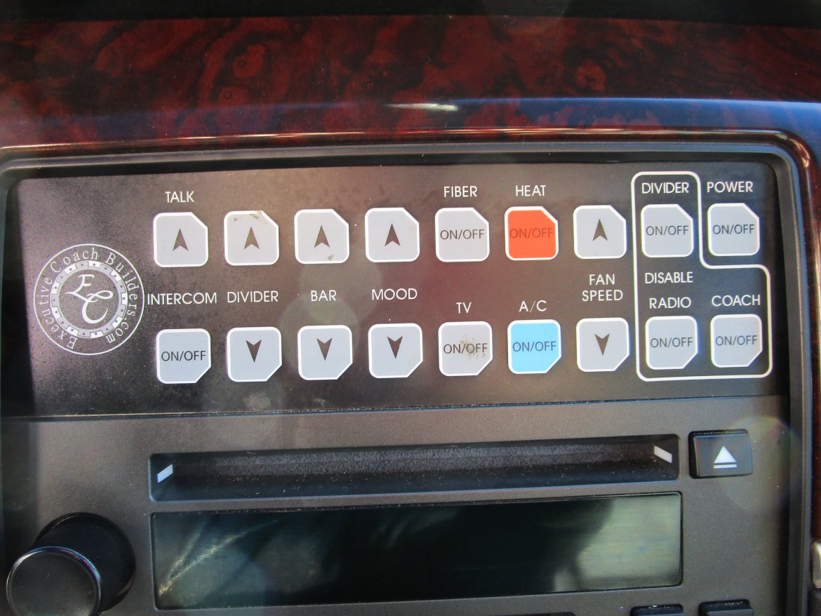 Photo of Limousine for sale: 2008 Lincoln TOWN CAR SIGNATURE 120&quot; by EXECUTIVE COACH