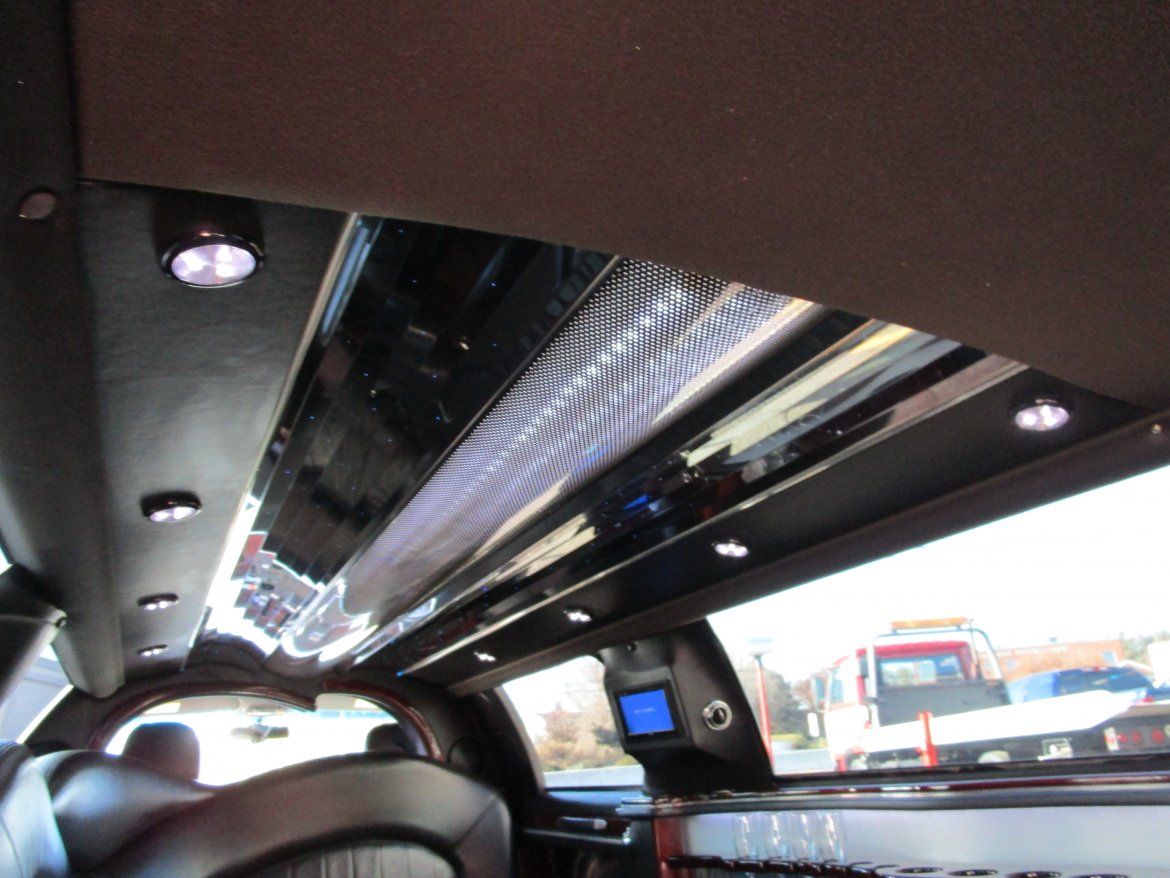 Photo of Limousine for sale: 2008 Lincoln TOWN CAR SIGNATURE 120&quot; by EXECUTIVE COACH