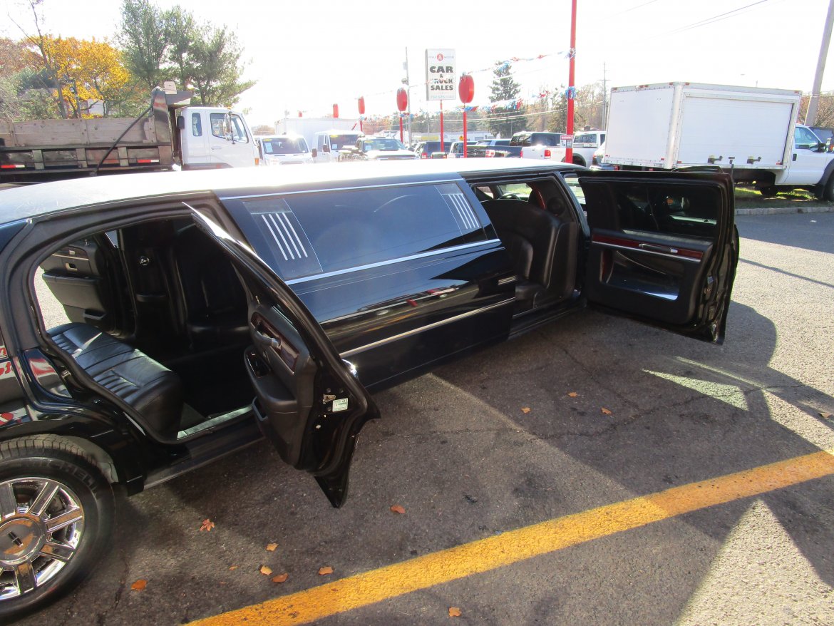Photo of Limousine for sale: 2008 Lincoln TOWN CAR SIGNATURE 120&quot; by EXECUTIVE COACH