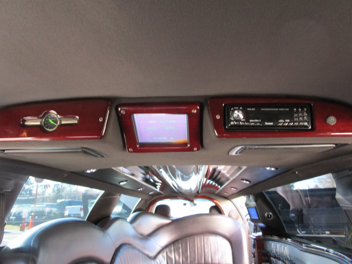 Photo of Limousine for sale: 2008 Lincoln TOWN CAR SIGNATURE 120&quot; by EXECUTIVE COACH