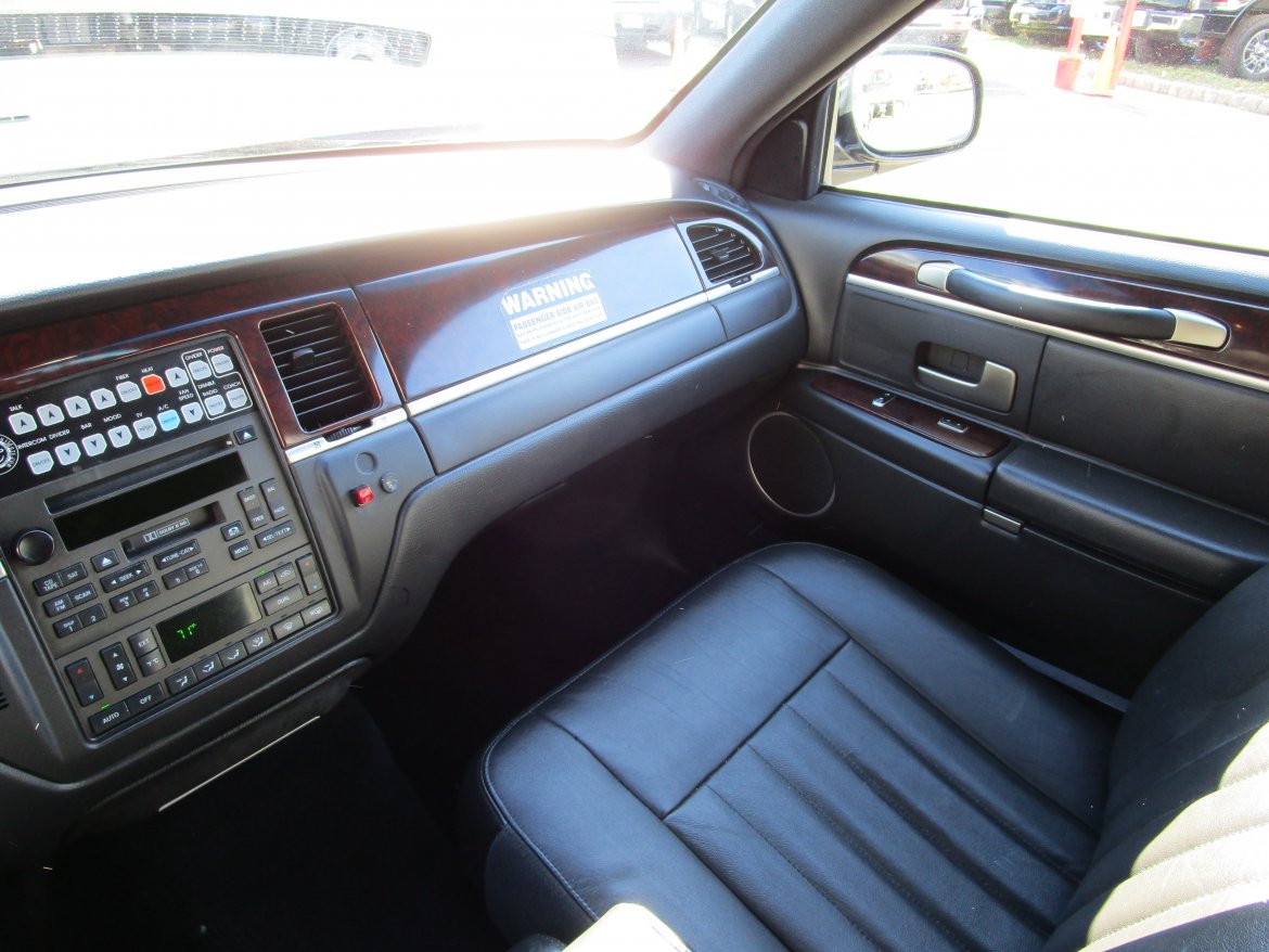 Photo of Limousine for sale: 2008 Lincoln TOWN CAR SIGNATURE 120&quot; by EXECUTIVE COACH