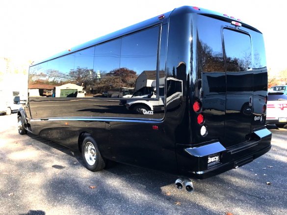 2018 Ford F-550 Shuttle Bus for Sale in Oaklyn, NJ - Photo 3
