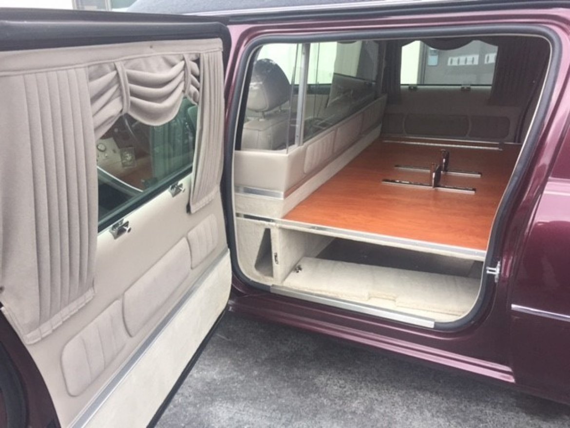Photo of Funeral for sale: 2008 Cadillac DTS Masterpiece Hearse