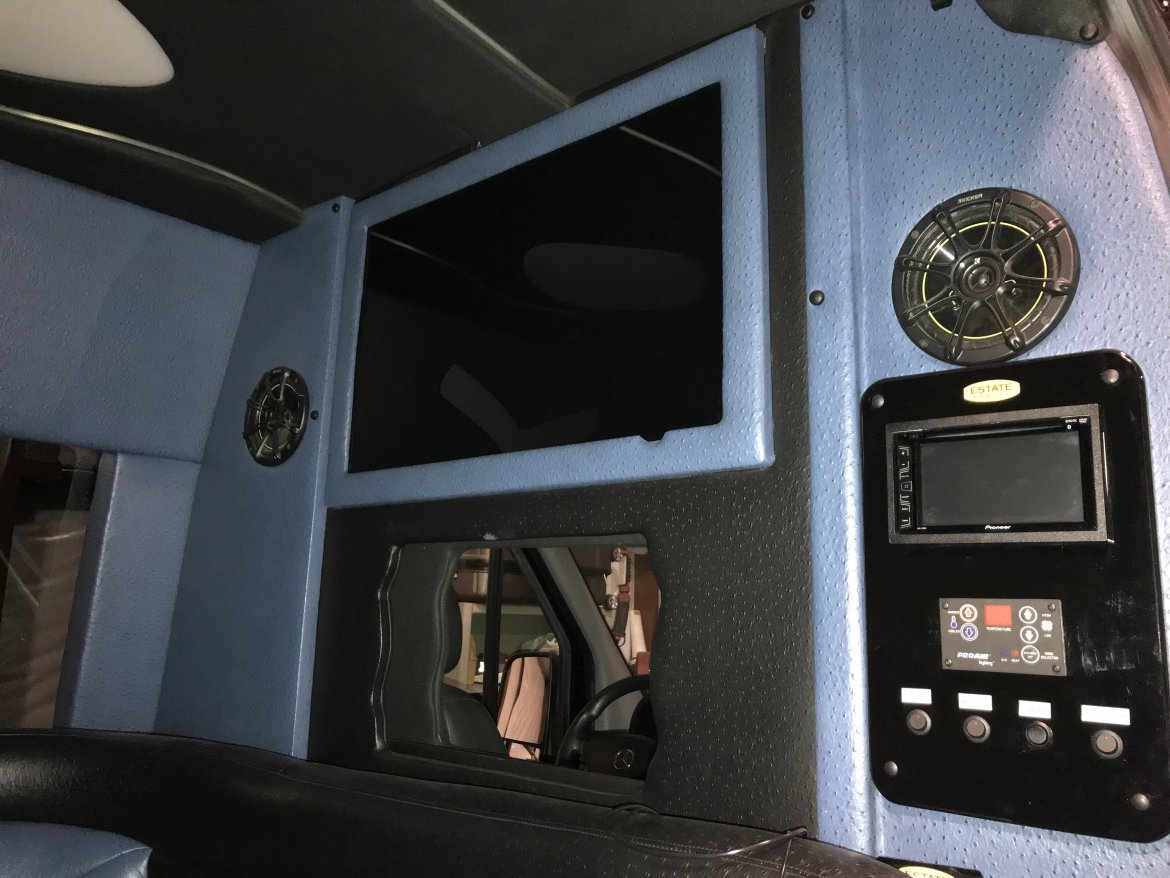 Photo of Sprinter for sale: 2014 Mercedes-Benz Limousine by unknown