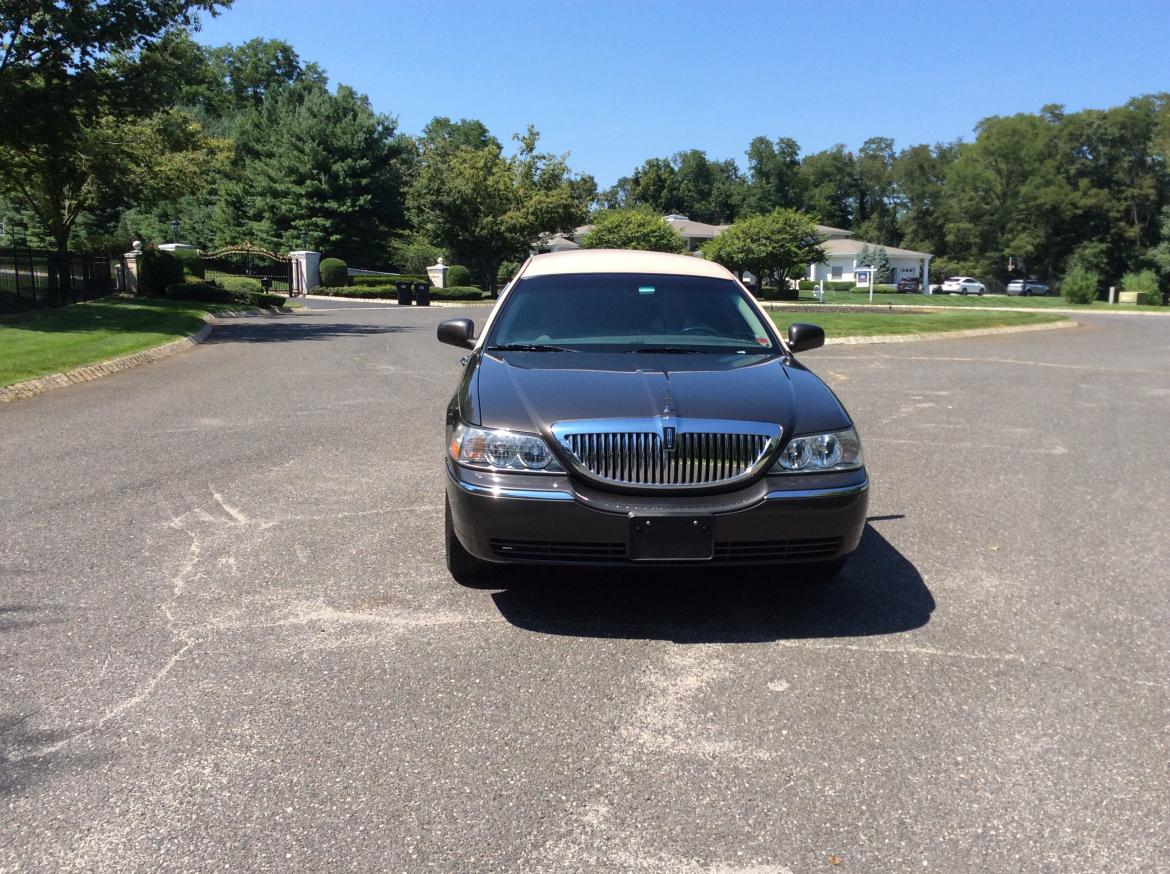 Photo of Limousine for sale: 2007 Lincoln Town Car 76&quot; by LCW