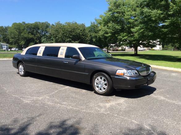 2007 Lincoln Town Car Limousine for Sale in Bordentown, NJ - Photo 3