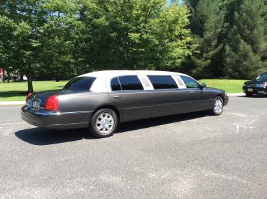 2007 Lincoln Town Car Limousine for Sale in Bordentown, New Jersey, US - Photo 4
