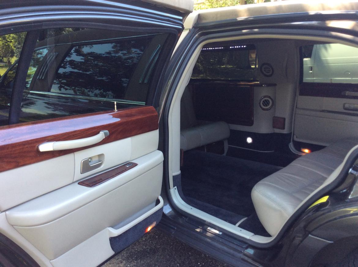 Photo of Limousine for sale: 2007 Lincoln Town Car 76&quot; by LCW