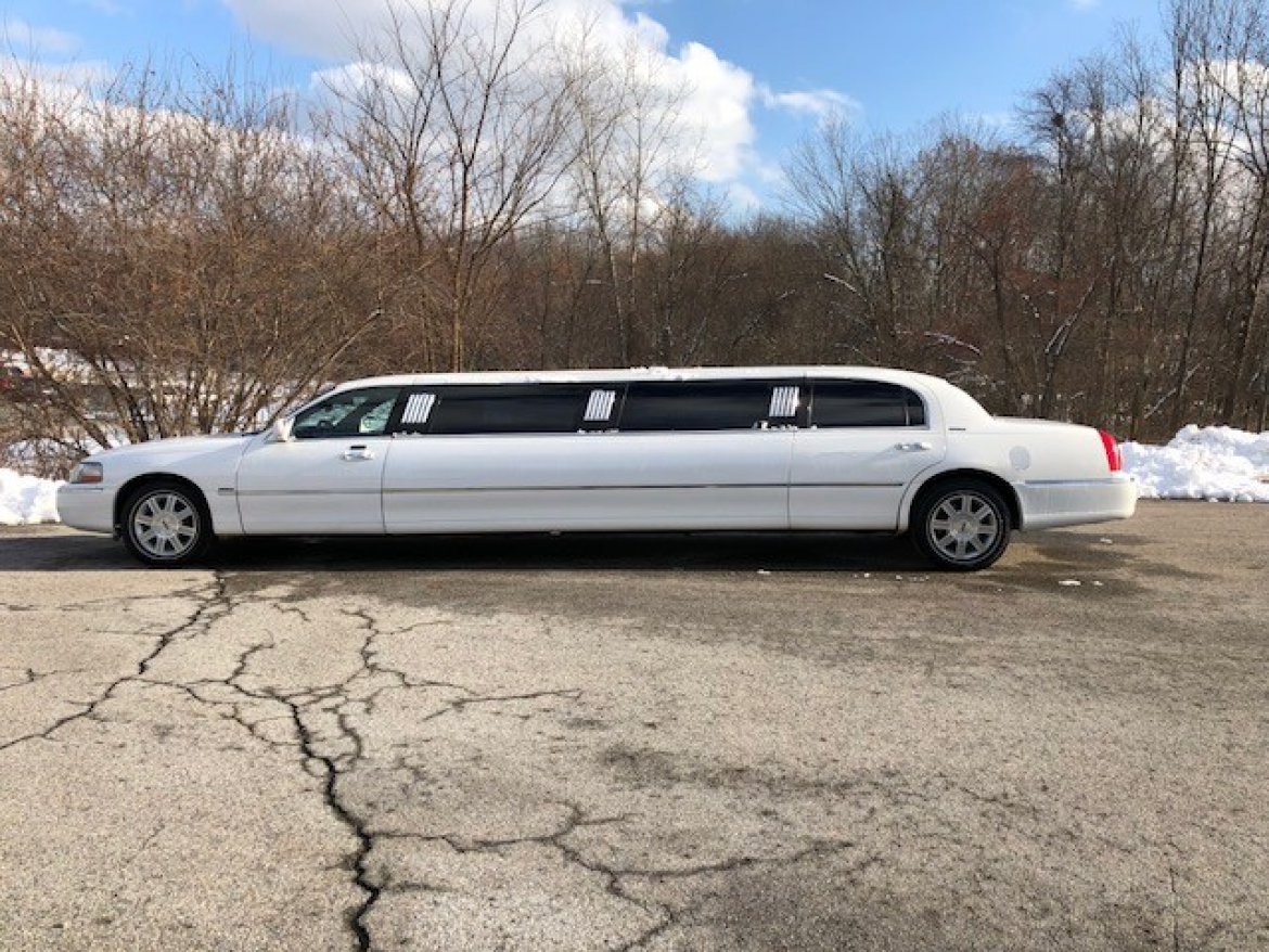 Photo of Limousine for sale: 2003 Lincoln Town Car 120" by Royale