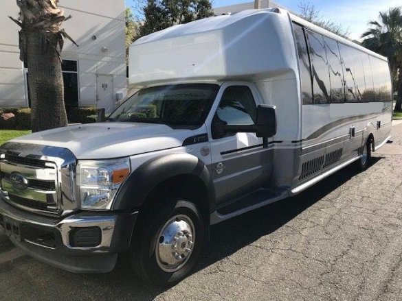2012 Ford F-550 Shuttle Bus for Sale in Riverside, CA - Photo 2