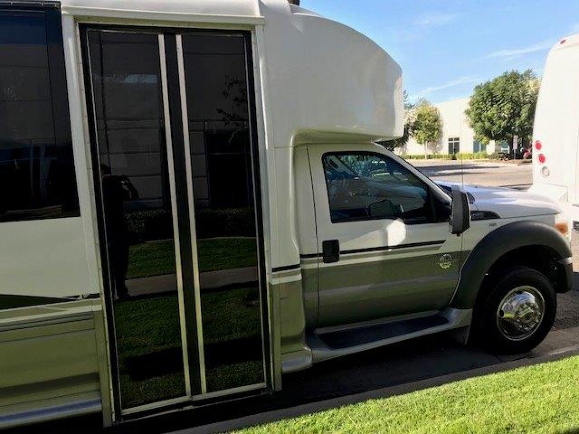 Photo of Shuttle Bus for sale: 2012 Ford F-550 by Turtle Top
