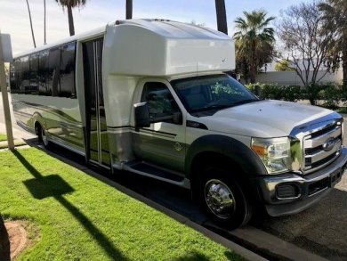2012 Ford F-550 Shuttle Bus for Sale in Riverside, California, US - Photo 3