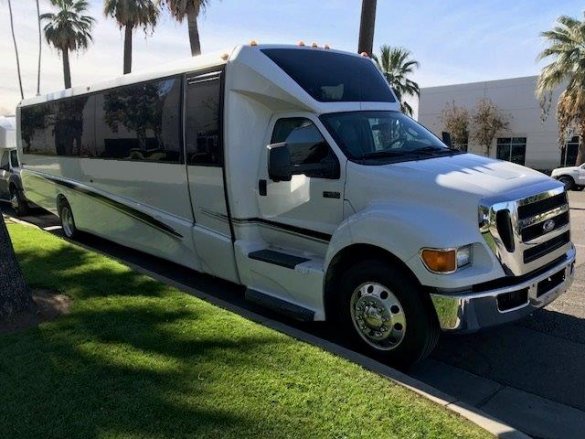 2013 Ford F-650 Shuttle Bus for Sale in Riverside, CA - Photo 3