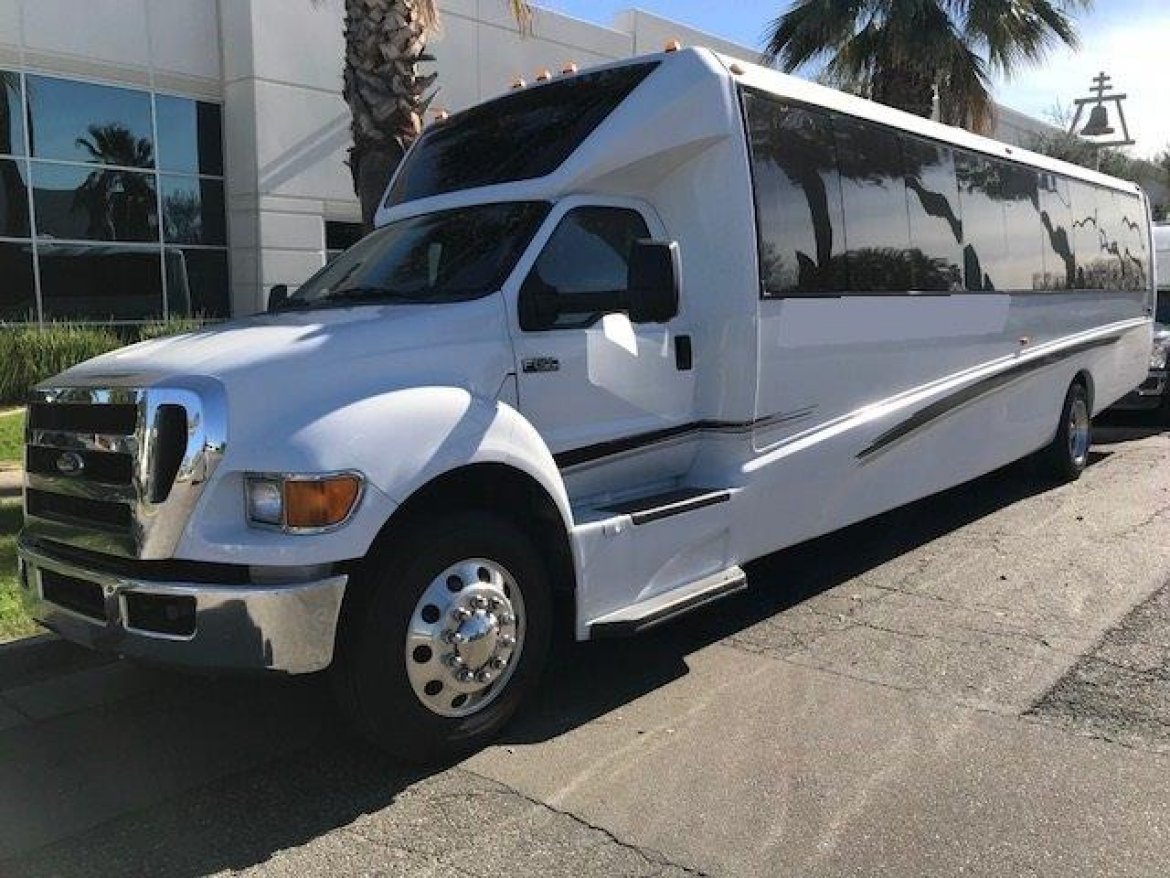 Photo of Shuttle Bus for sale: 2013 Ford F-650 40&quot; by Grech