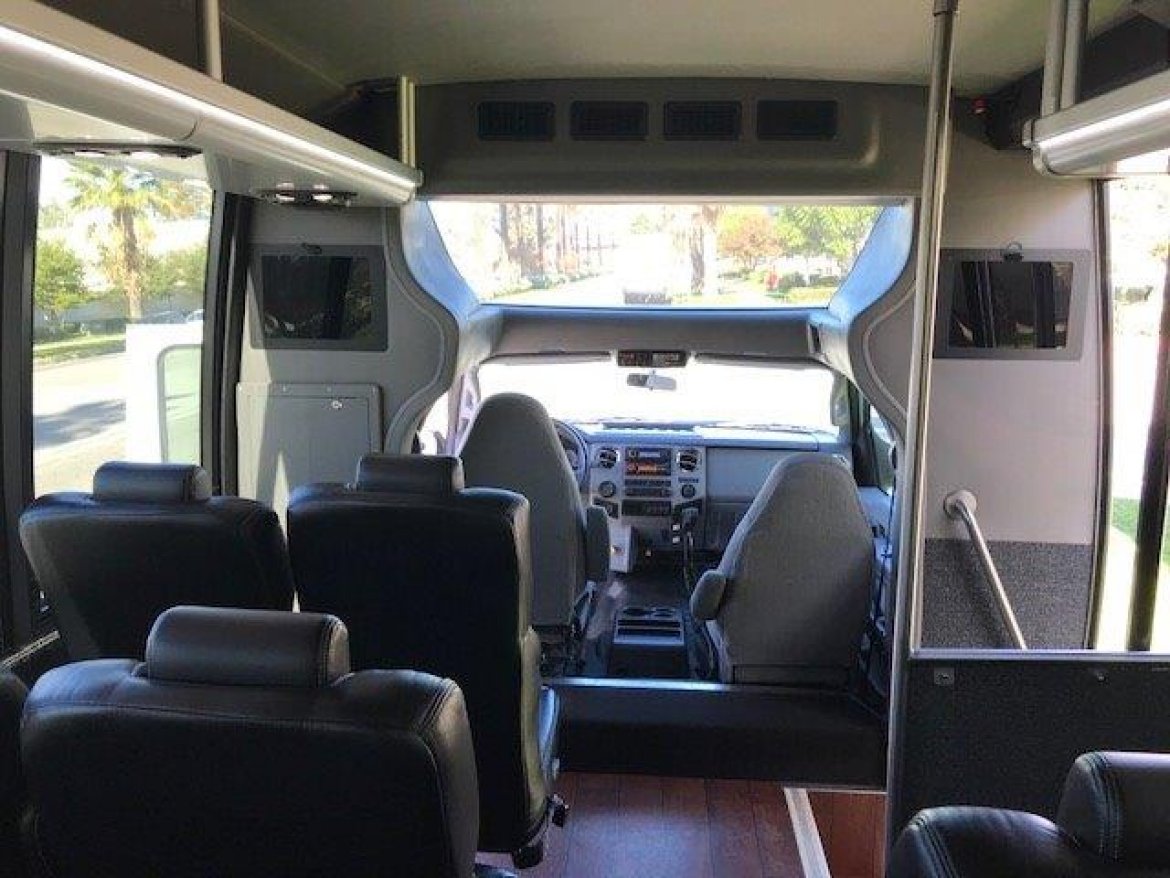 Photo of Shuttle Bus for sale: 2013 Ford F-650 40&quot; by Grech