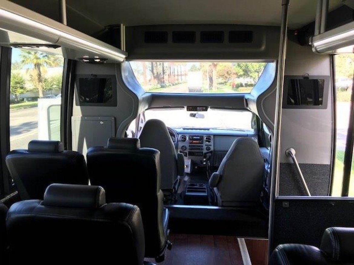 Photo of Shuttle Bus for sale: 2013 Ford F-650 40&quot; by Grech