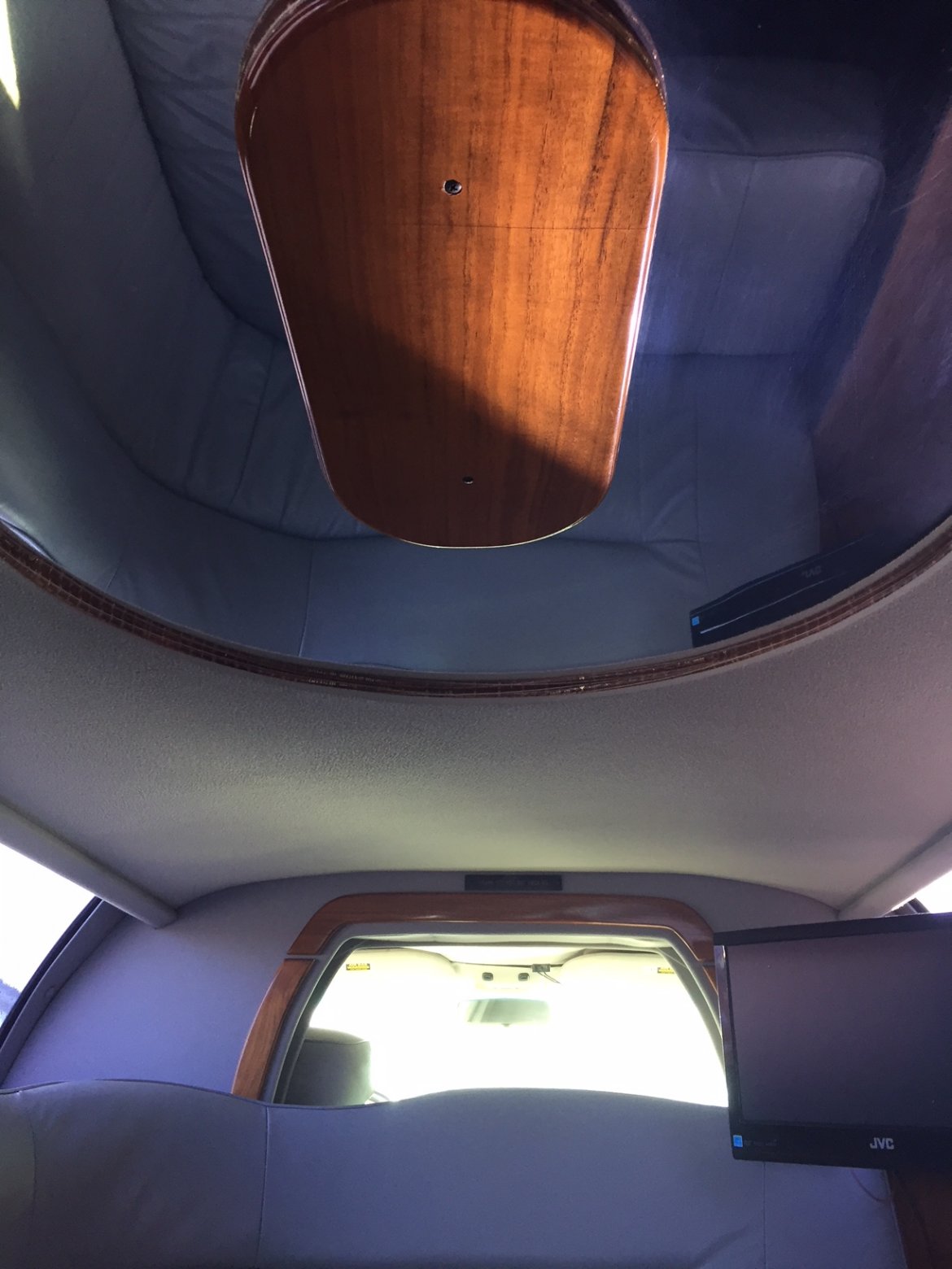 Photo of Limousine for sale: 2001 Lincoln Town Car Executive Limousine