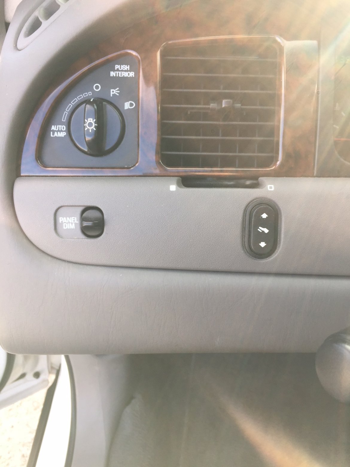 Photo of Limousine for sale: 2001 Lincoln Town Car Executive Limousine