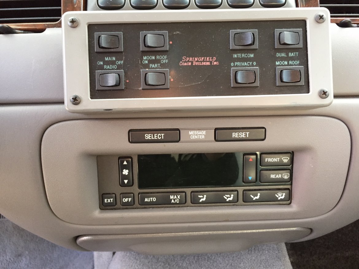 Photo of Limousine for sale: 2001 Lincoln Town Car Executive Limousine