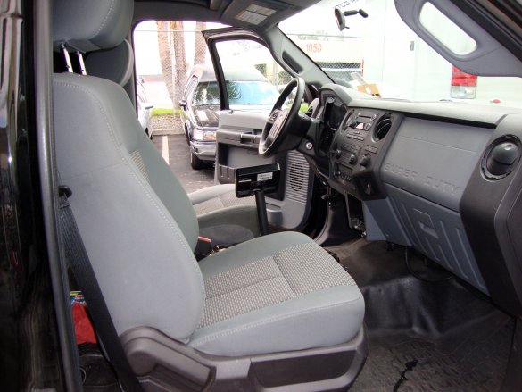 2013 Ford F-550 Shuttle Bus for Sale in Carson, CA - Photo 2
