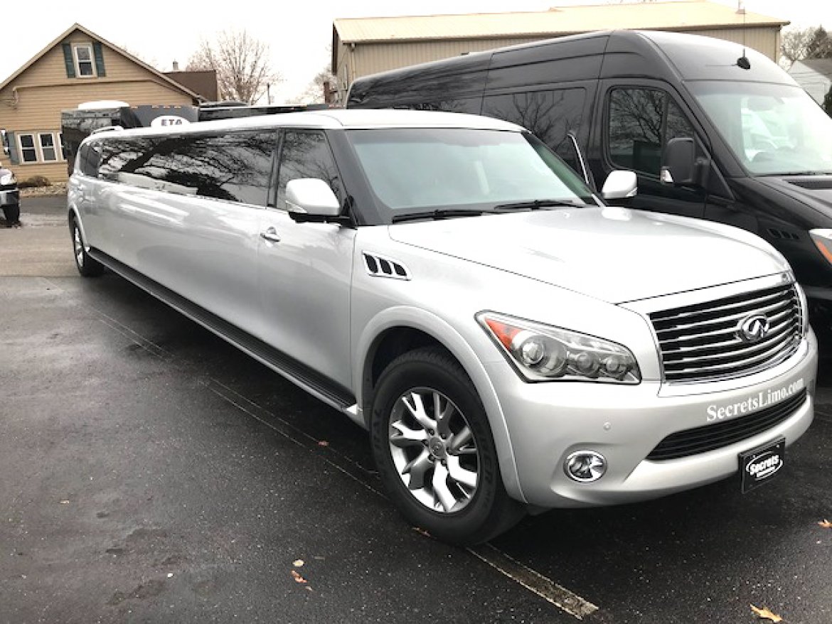 Photo of Limousine for sale: 2014 Chrysler 300 70&quot; by SPV