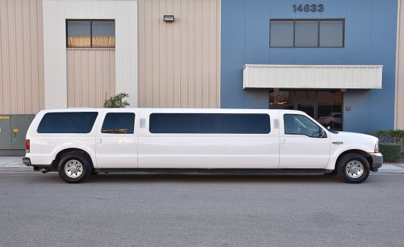 2003 Ford Excursion SUV Stretch for Sale in Fontana, CA - Photo 3