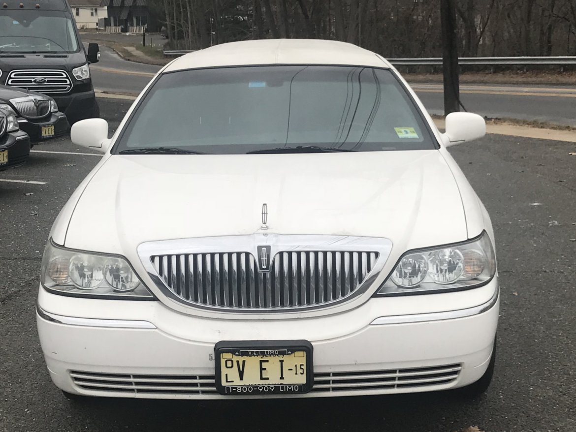 Photo of Limousine for sale: 2007 Lincoln Town Car 100&quot; by Krystal