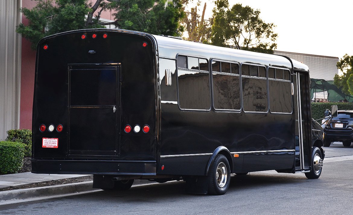 Photo of Limo Bus for sale: 2000 Ford E-450 by Champion