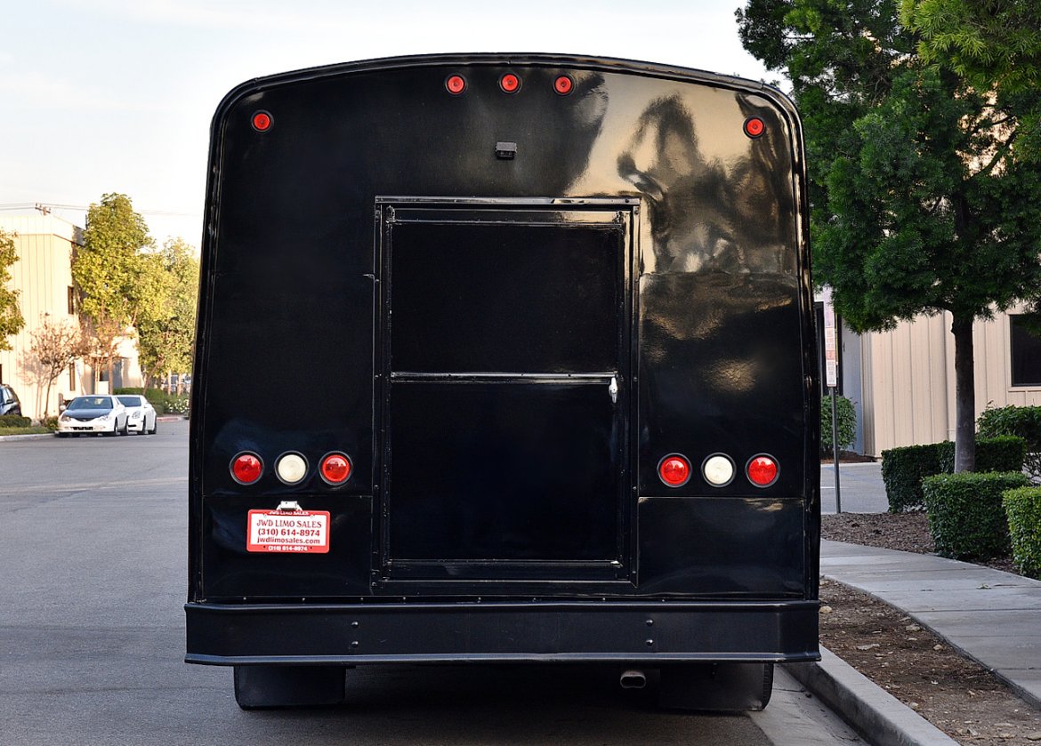 Photo of Limo Bus for sale: 2000 Ford E-450 by Champion