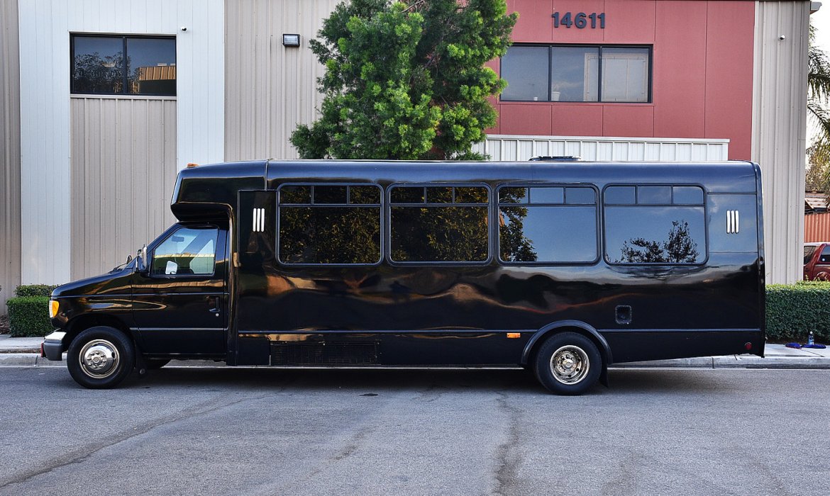 Photo of Limo Bus for sale: 2000 Ford E-450 by Champion