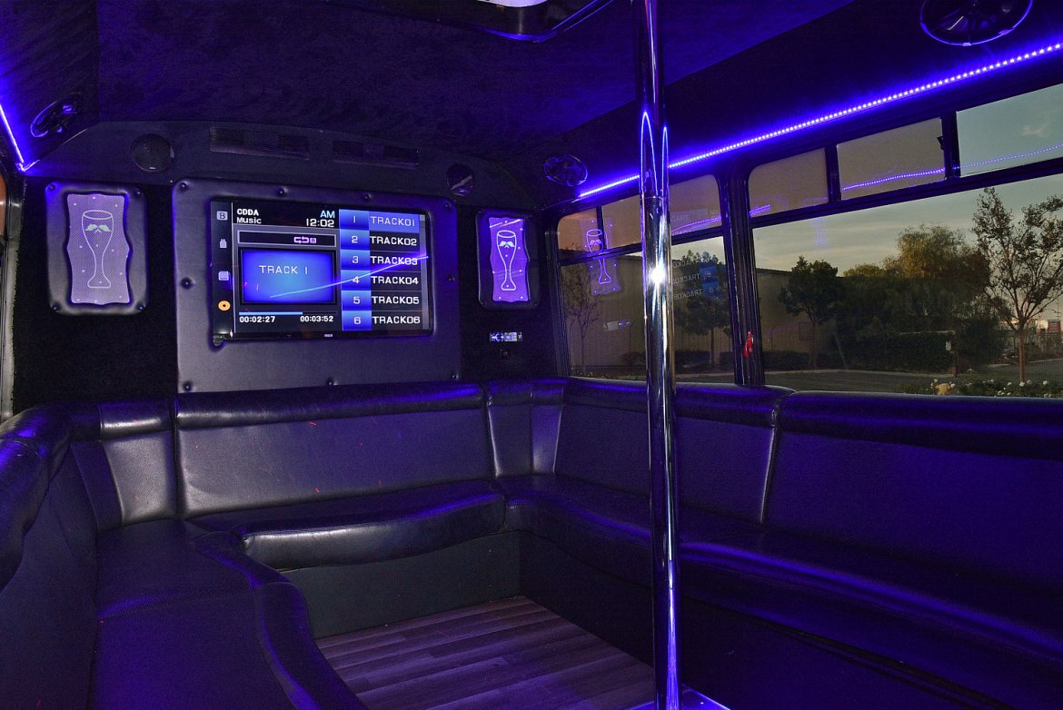 Photo of Limo Bus for sale: 2000 Ford E-450 by Champion