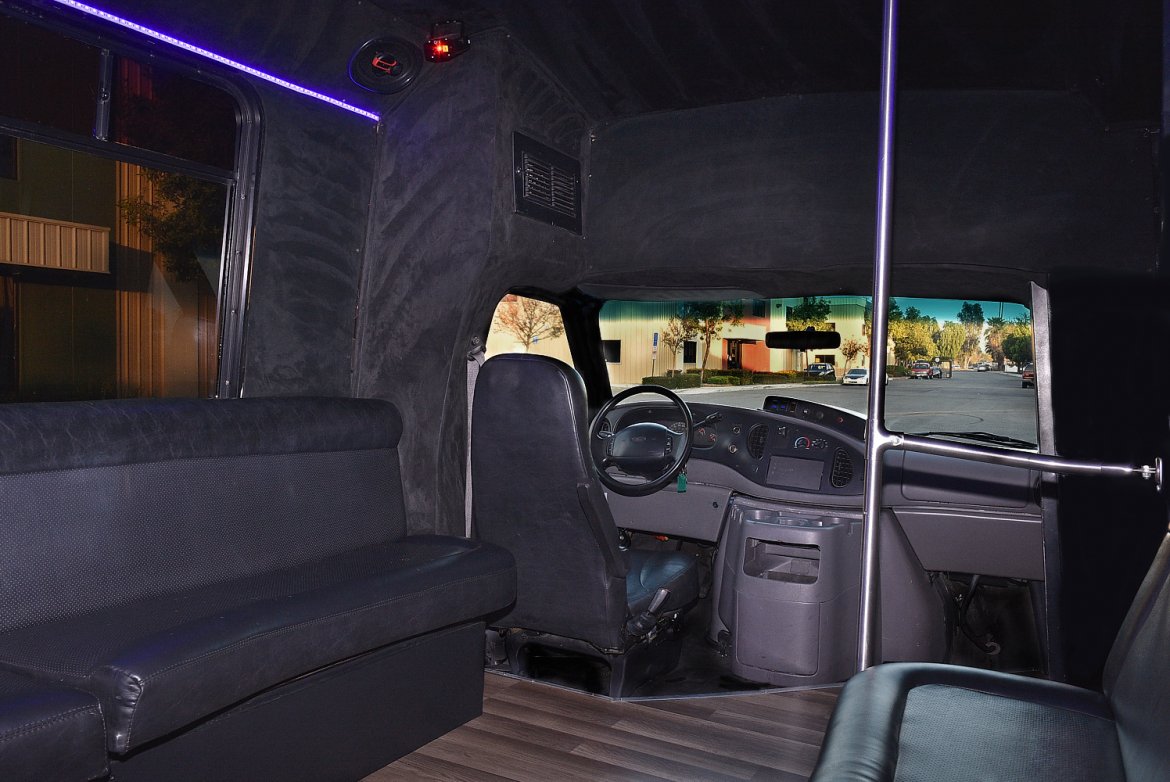 Photo of Limo Bus for sale: 2000 Ford E-450 by Champion