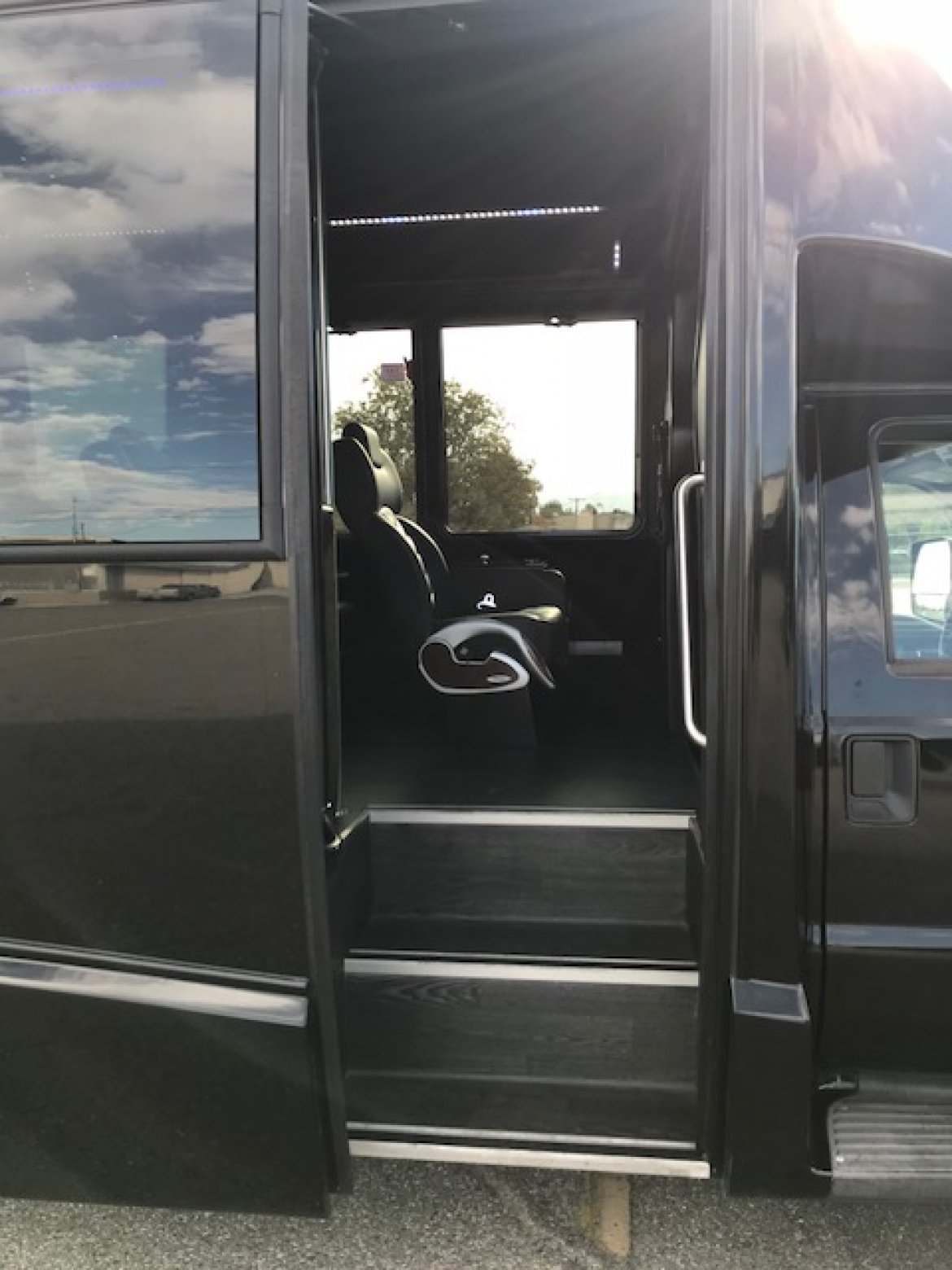 Photo of Shuttle Bus for sale: 2015 Ford F-550 33&quot; by Grech
