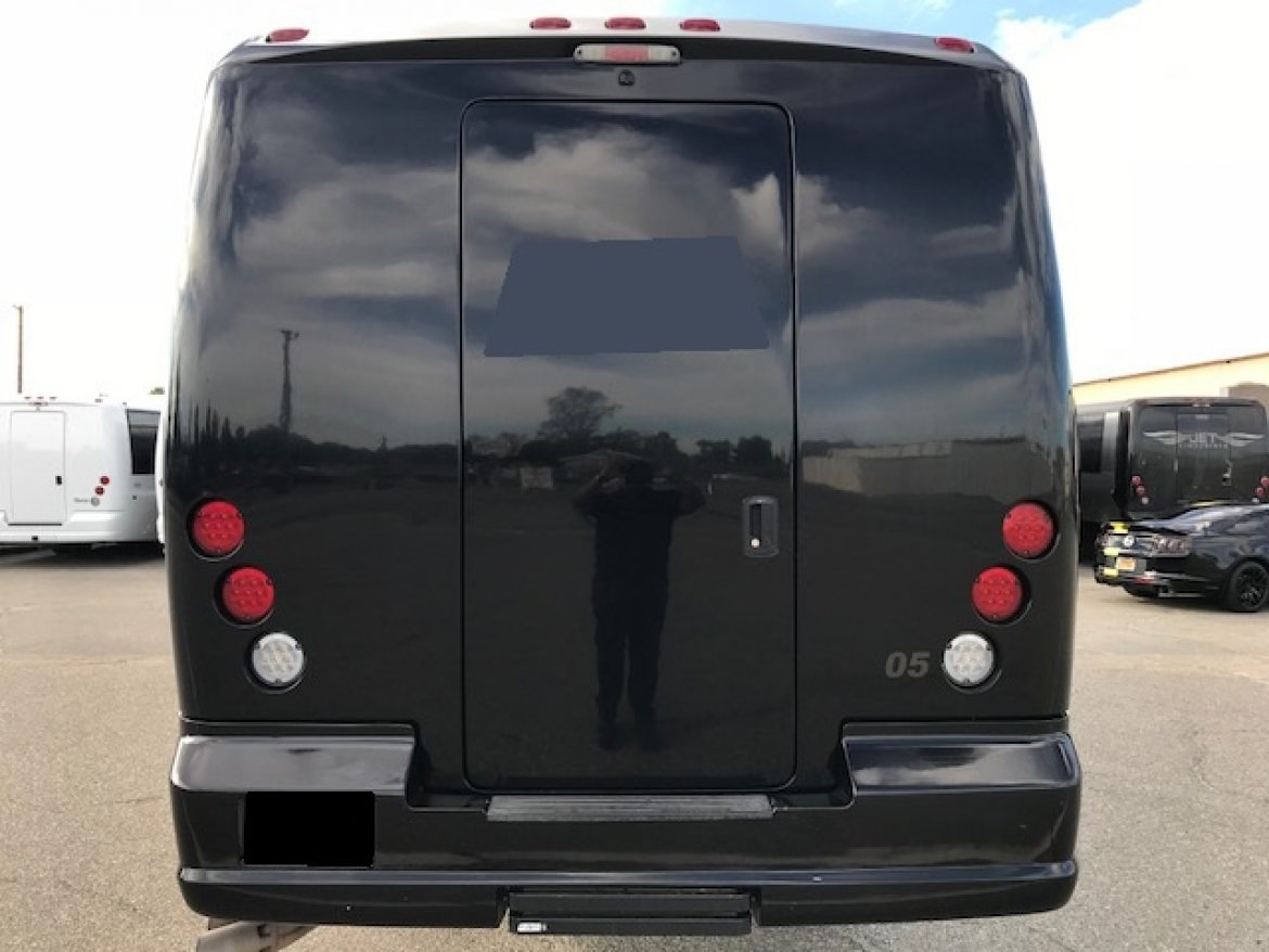 Photo of Shuttle Bus for sale: 2015 Ford F-550 33&quot; by Grech