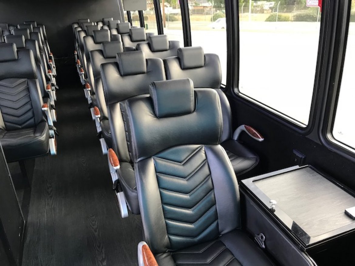 Photo of Shuttle Bus for sale: 2015 Ford F-550 33&quot; by Grech