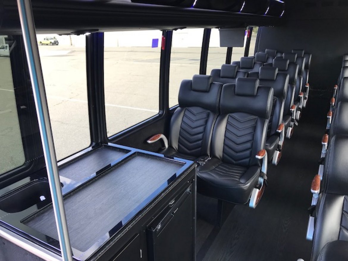 Photo of Shuttle Bus for sale: 2015 Ford F-550 33&quot; by Grech