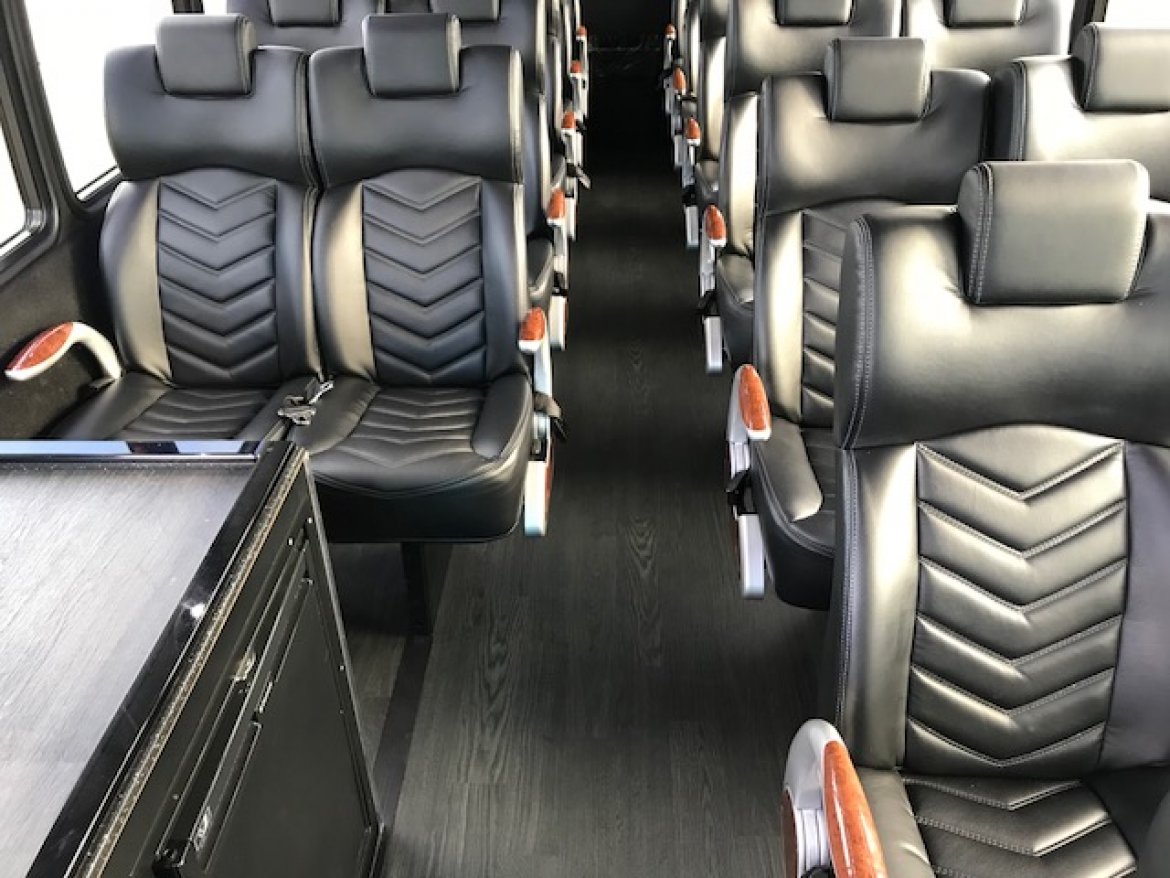 Photo of Shuttle Bus for sale: 2015 Ford F-550 33&quot; by Grech