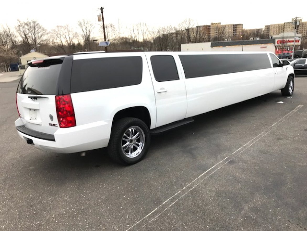 Photo of SUV Stretch for sale: 2008 GMC Yukon Denali 200&quot; by Ultimate