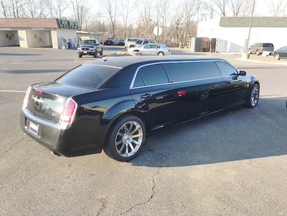 Limousine for sale: 2014 Chrysler 300 70&quot; by SPV