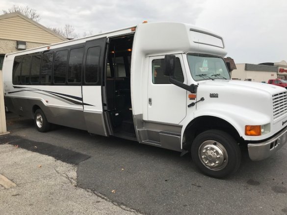 2002 International 3200 Limo Bus for Sale in Fontana, CA - Main Photo