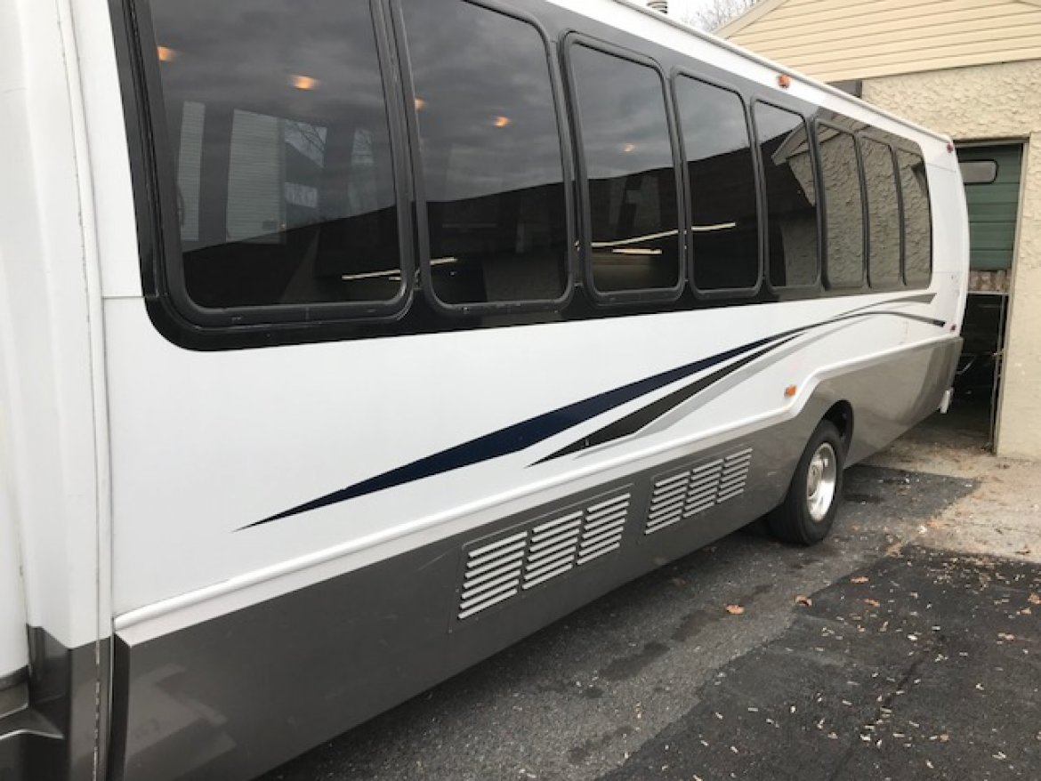 Photo of Limo Bus for sale: 2002 International 3200 by Krystal Koach