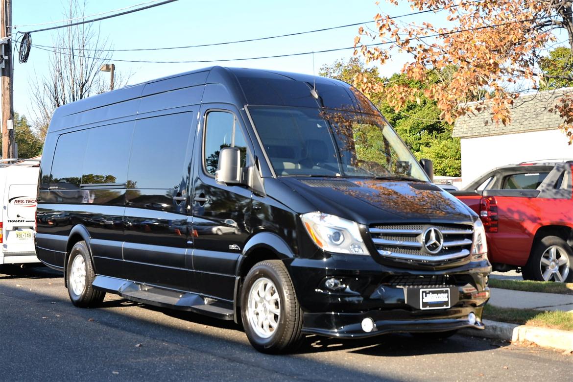 Photo of Sprinter for sale: 2016 Mercedes-Benz 3500 Super Single Sprinter 2458" by Midwest