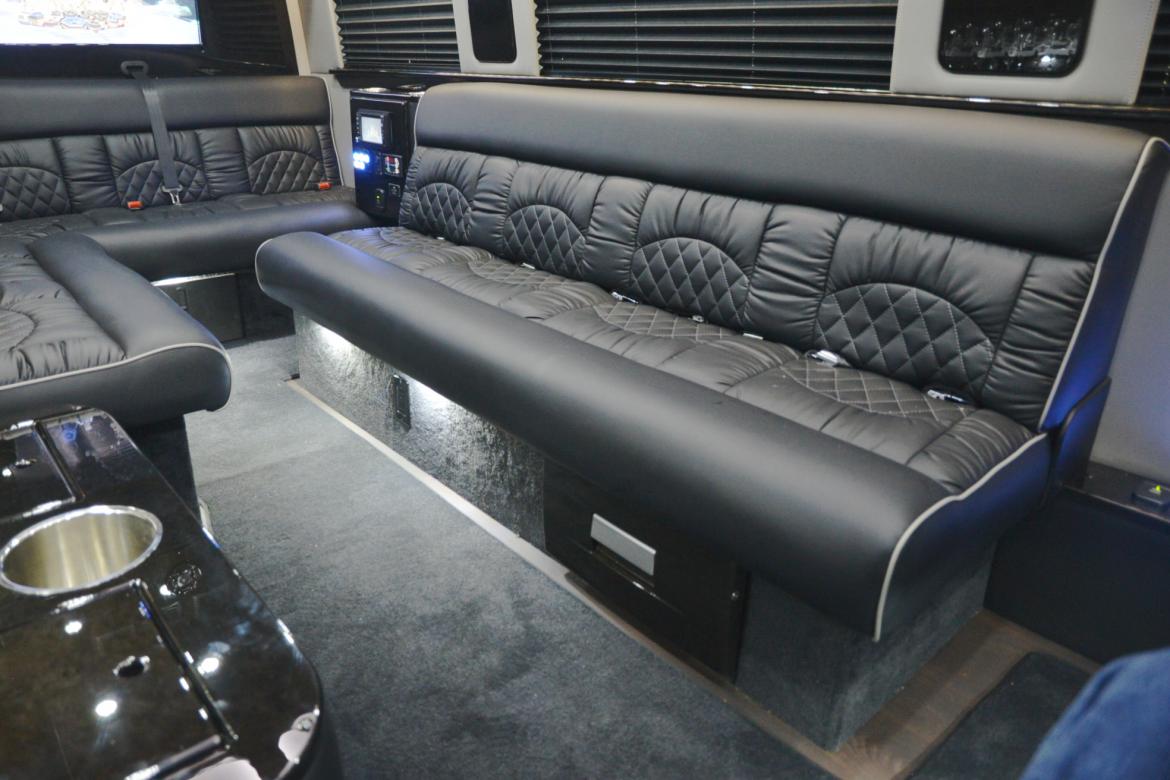 Photo of Sprinter for sale: 2016 Mercedes-Benz 3500 Super Single Sprinter 2458" by Midwest