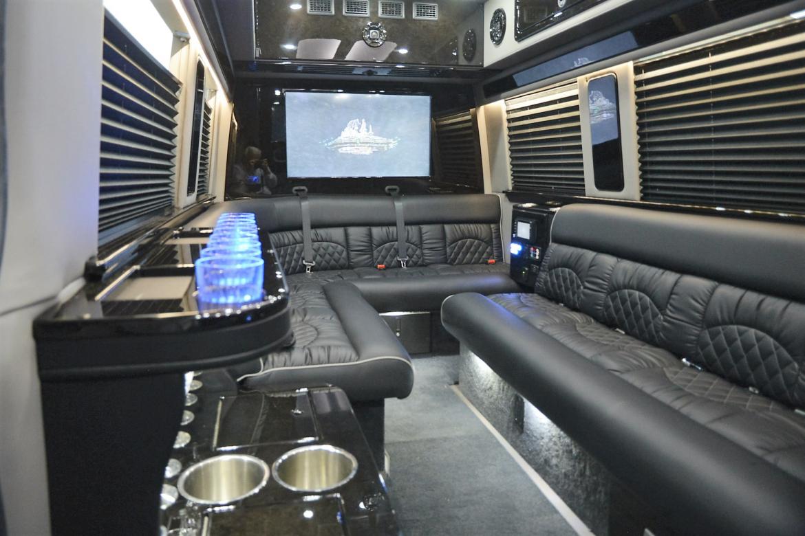 Photo of Sprinter for sale: 2016 Mercedes-Benz 3500 Super Single Sprinter 2458" by Midwest