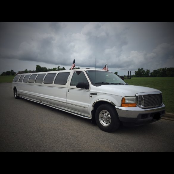 2001 Ford Excursion SUV Stretch for Sale in Nashville, TN - Photo 3