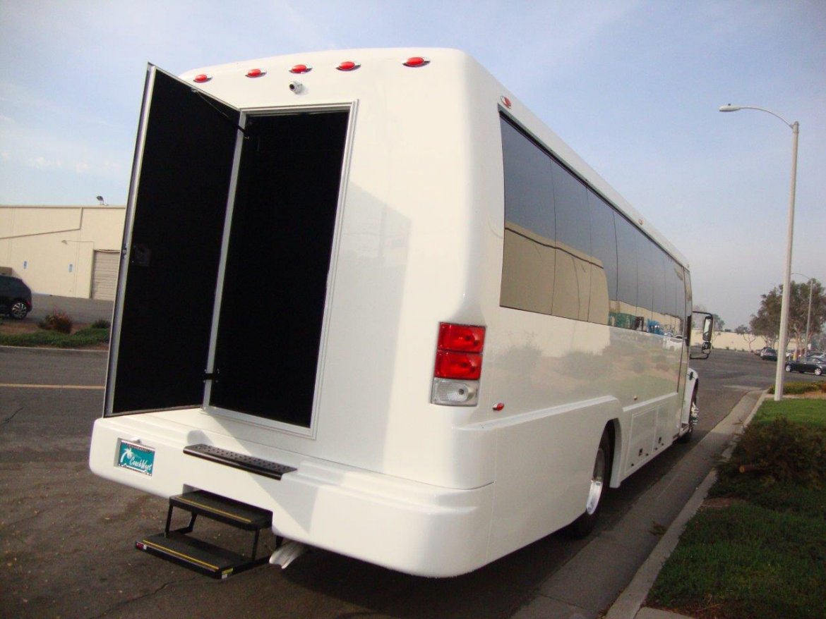 Photo of Executive Shuttle for sale: 2017 Freightliner M2 40" by Executive Bus Builders