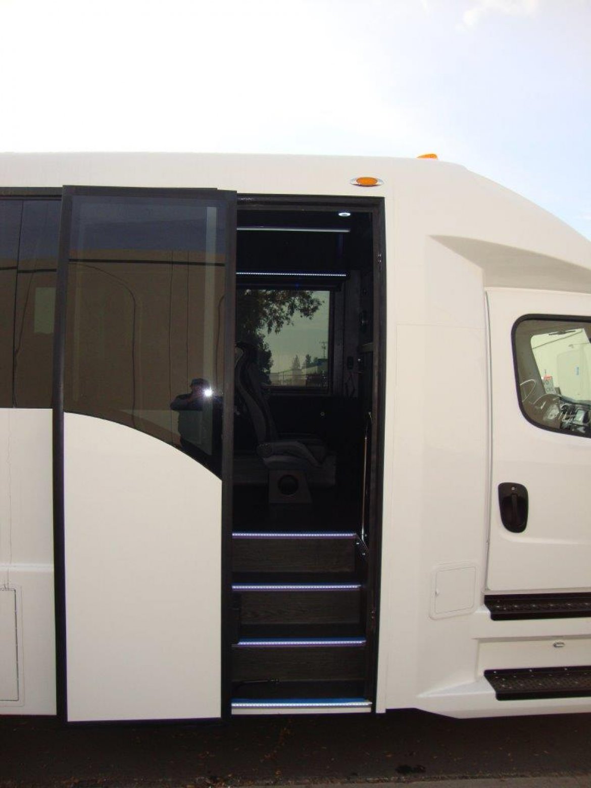 Photo of Executive Shuttle for sale: 2017 Freightliner M2 40" by Executive Bus Builders