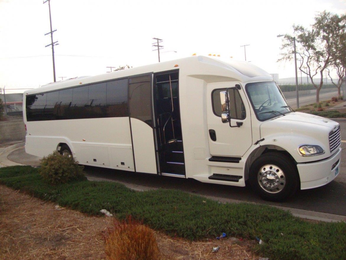Photo of Executive Shuttle for sale: 2017 Freightliner M2 40" by Executive Bus Builders