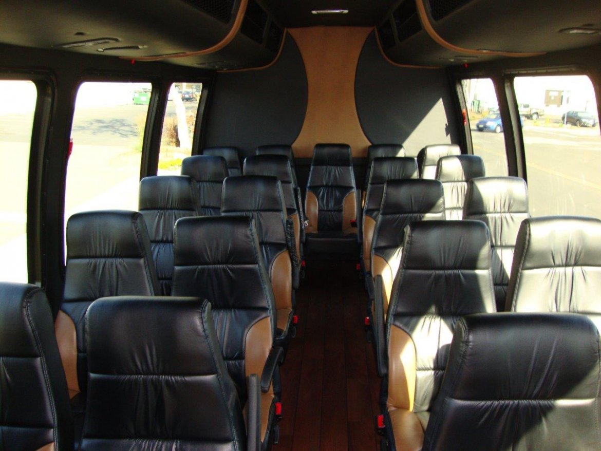 Photo of Shuttle Bus for sale: 2014 Ford E-450 by Elkhart